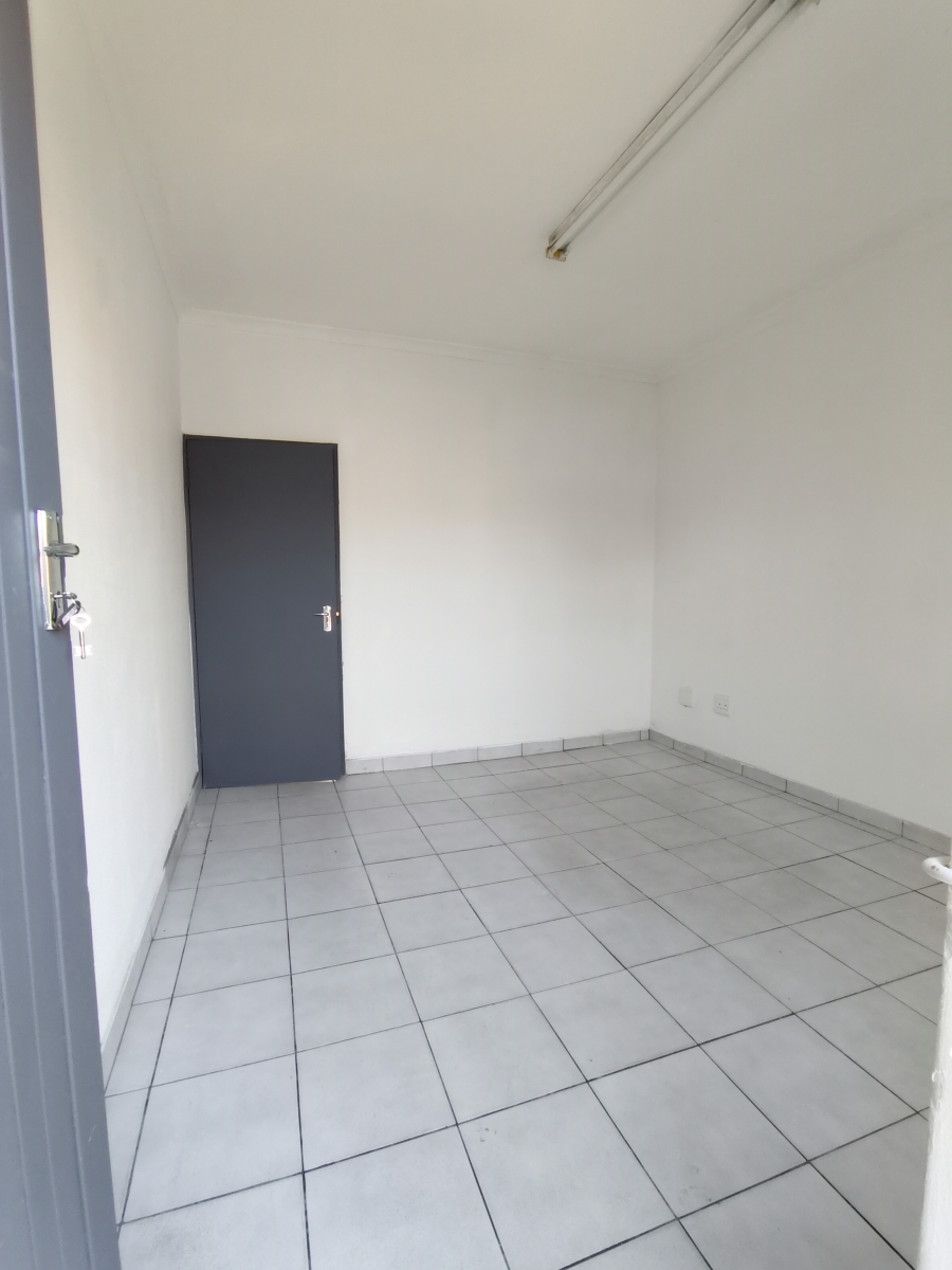 To Let Commercial Property for Rent in Okavango Park Western Cape